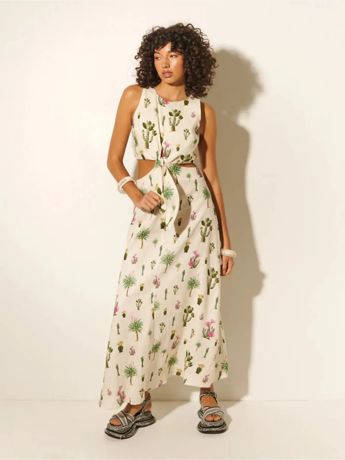 Kivari Saguaro Cut Out Maxi Dress in Print Size AU 8 - Image 2