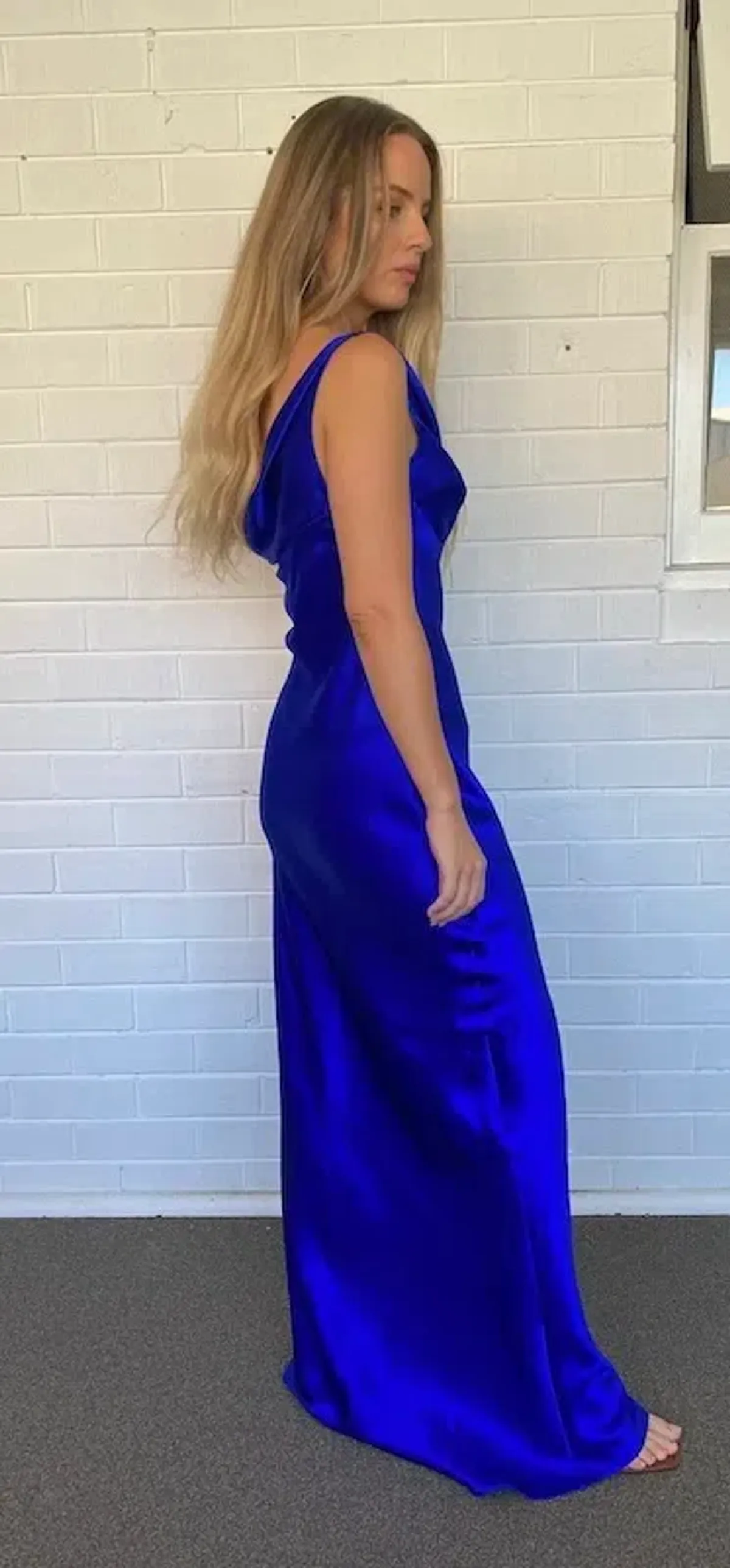 Natalie Rolt Monika Gown Electric Blue Size 8  - Image 3