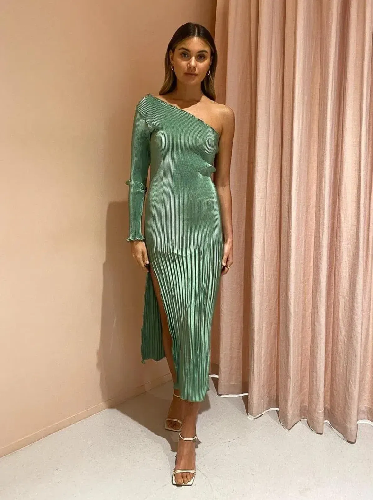 L'idée Soirée One Shoulder Sleeve Gown Green Size 8 - Image 1