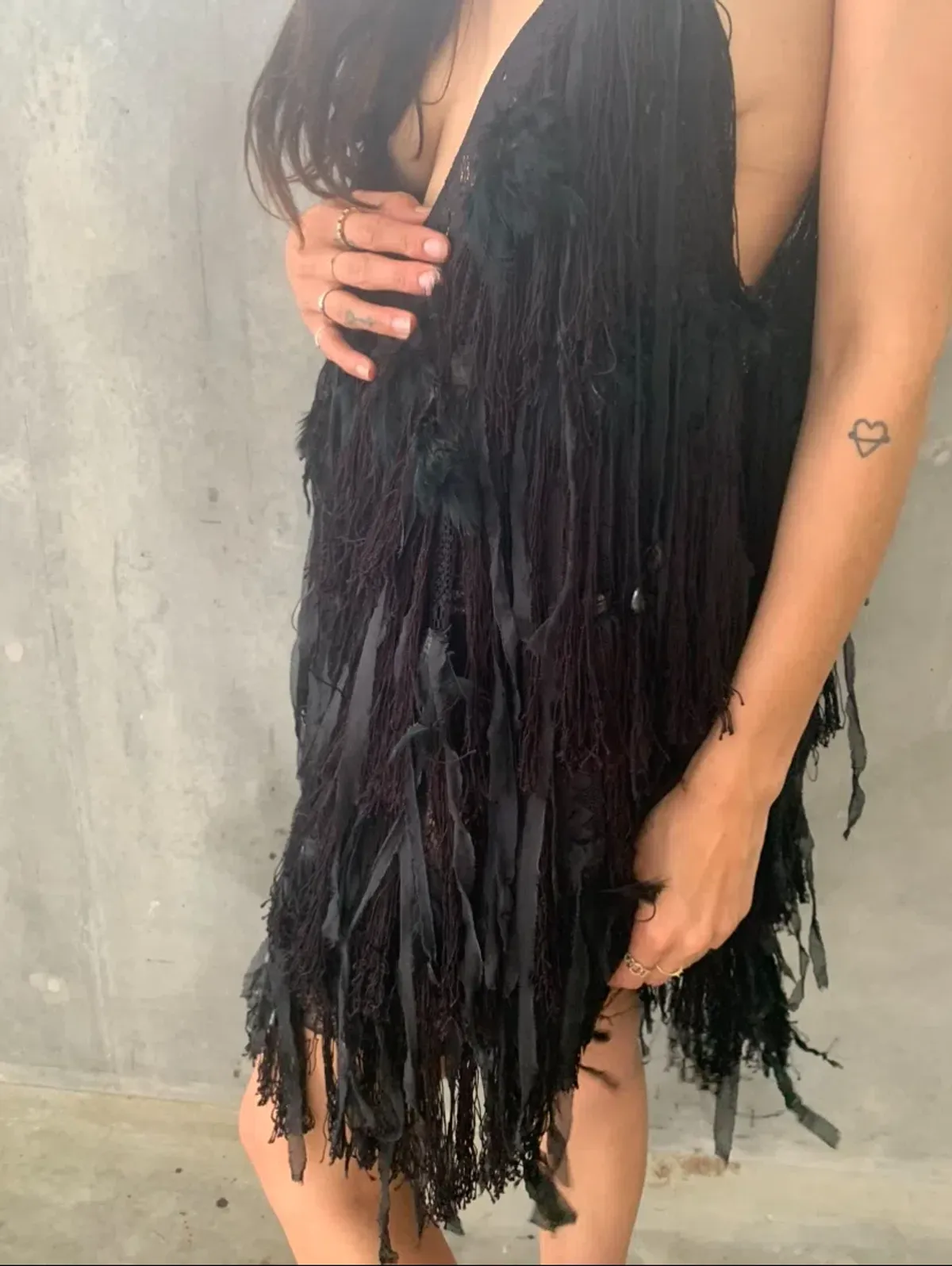 Camilla Black Mini Evening Dress with Feathers One Size - Image 3