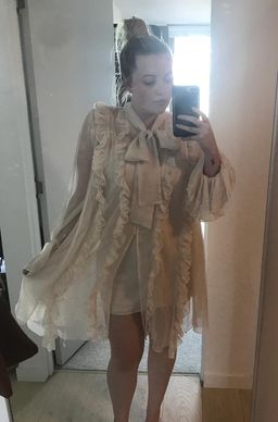 Toni Kuhn for rent on The Volte - image 3