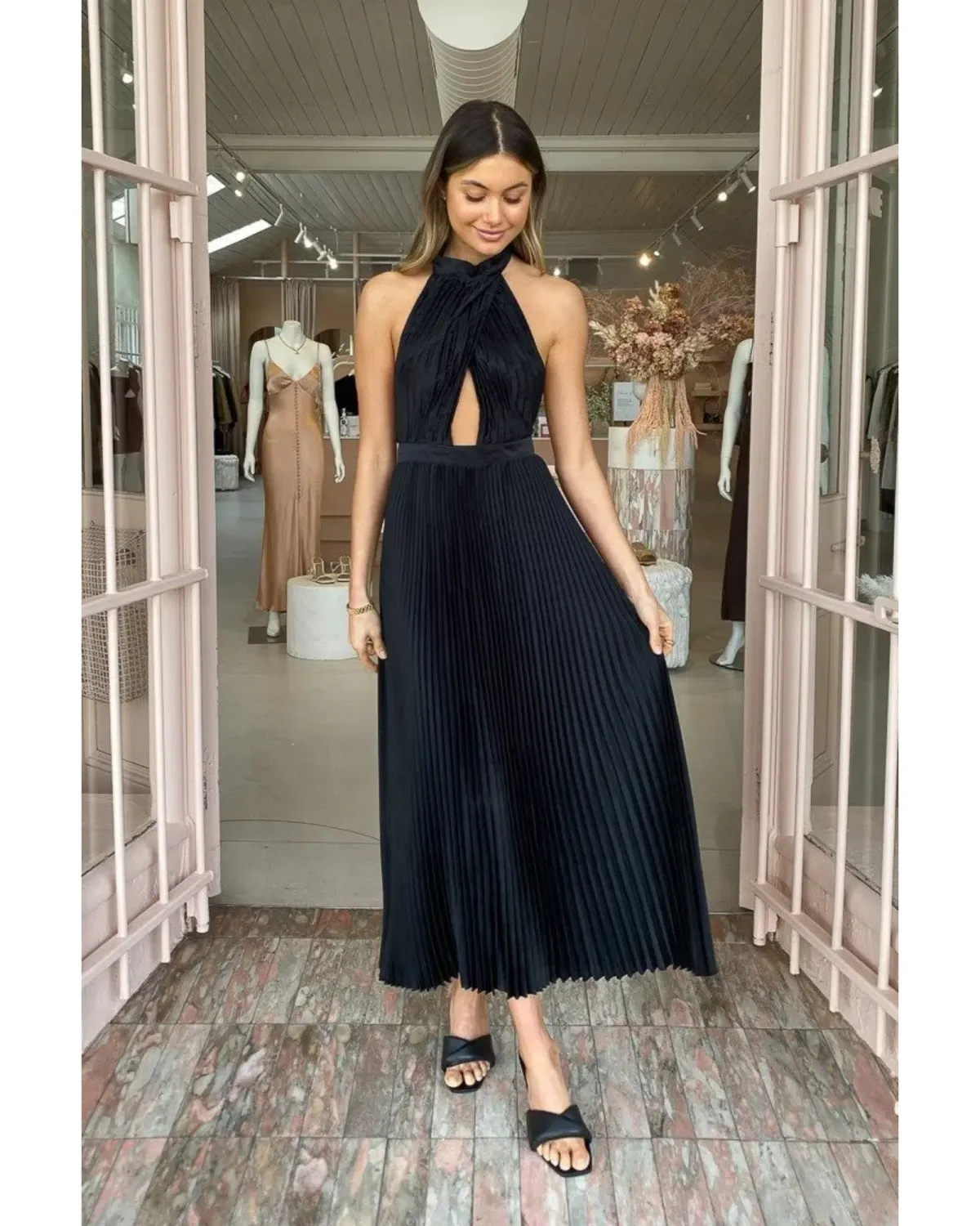 L'idee Soiree Renaissance Gown in Black Size AU 6 - Image 1