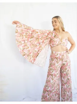 Significant Other Simone Crop and Pants Set in Floral Size AU 10 for rent on The Volte - image 3