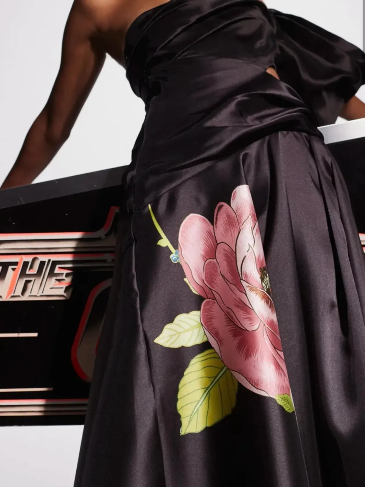 Alemais Regent Noir Gown Black Floral Size 8 - Image 5