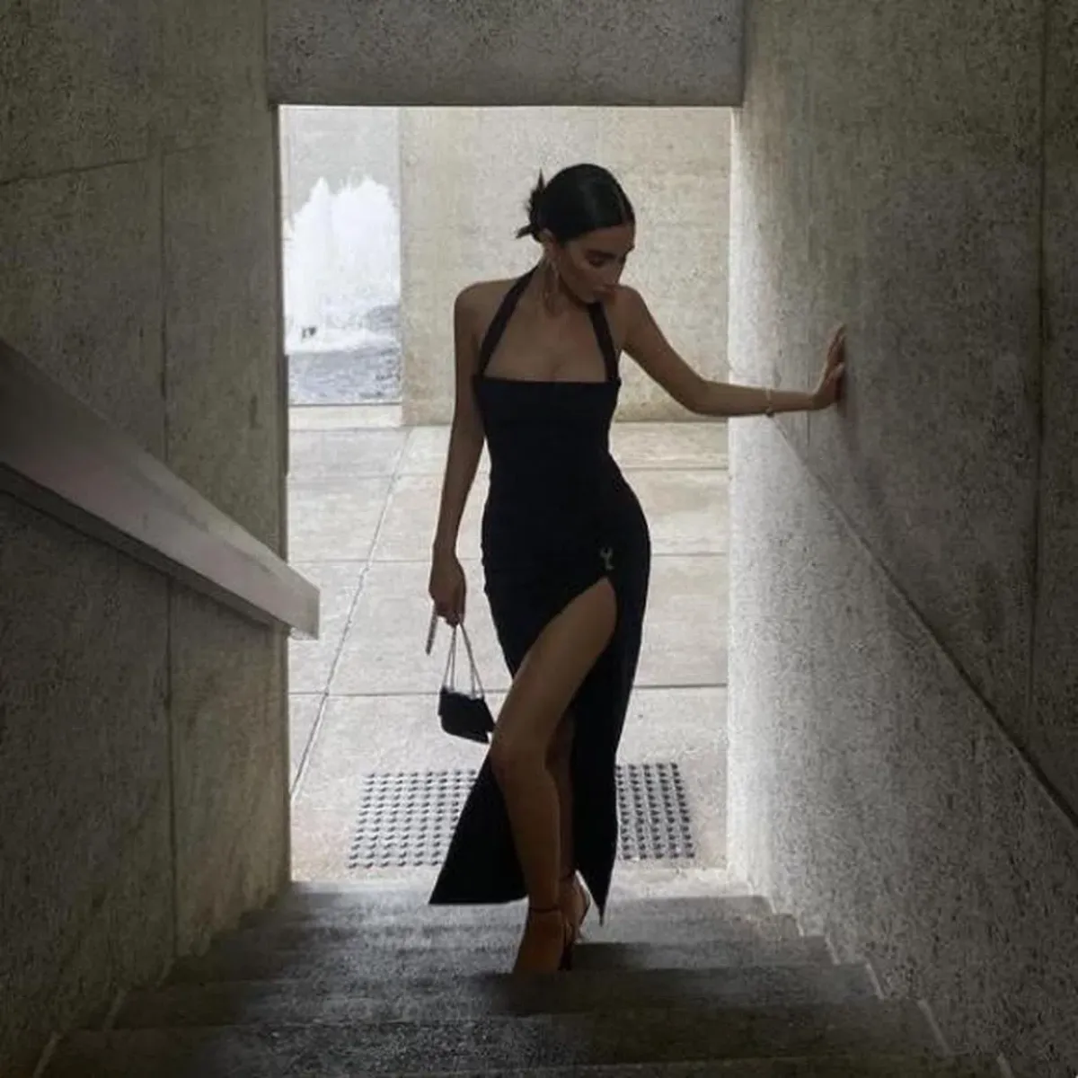 Love Nookie Vera Velvet Gown Black Size 6 - Image 4