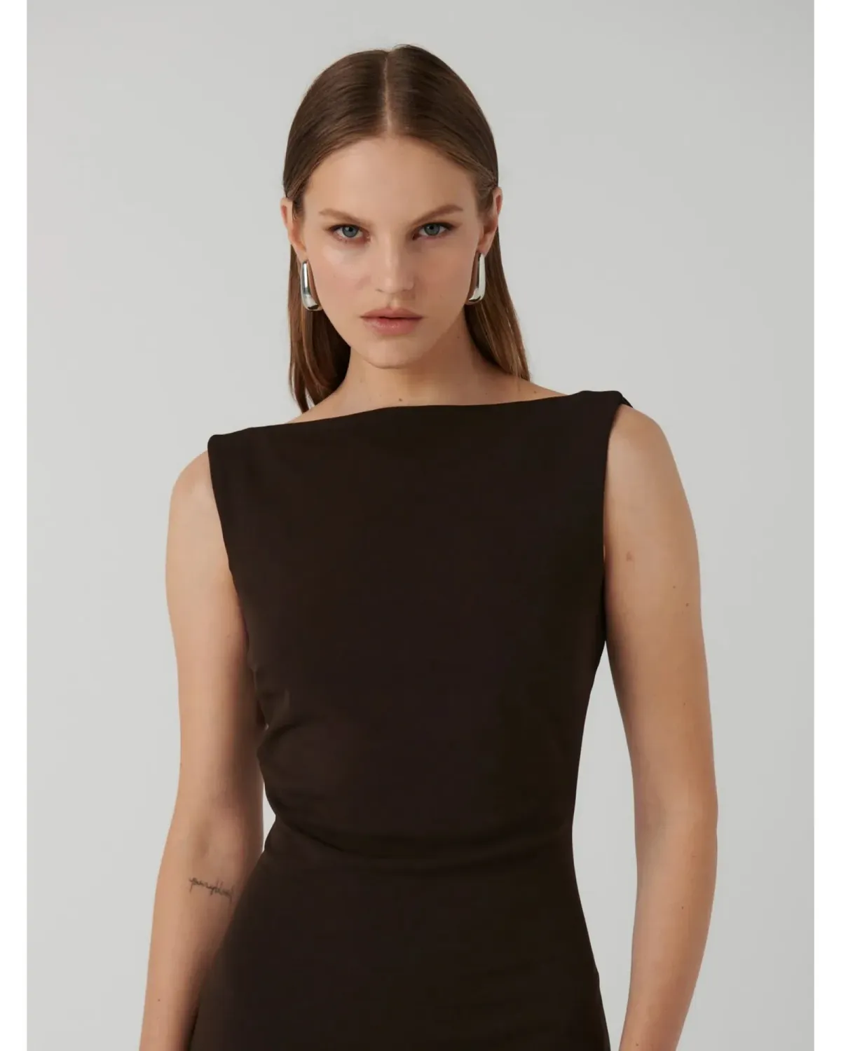 Effie Kats Verona Gown in Coffee Size AU 14 - Image 2