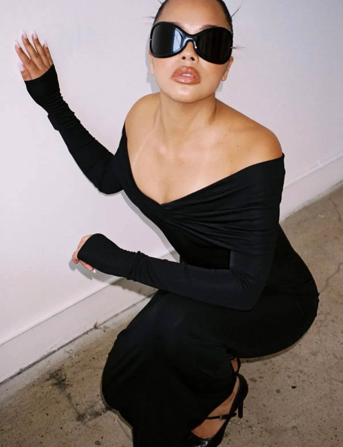 Helsa Matte Jersey Off Shoulder Maxi Dress Black Size 8  - Image 7