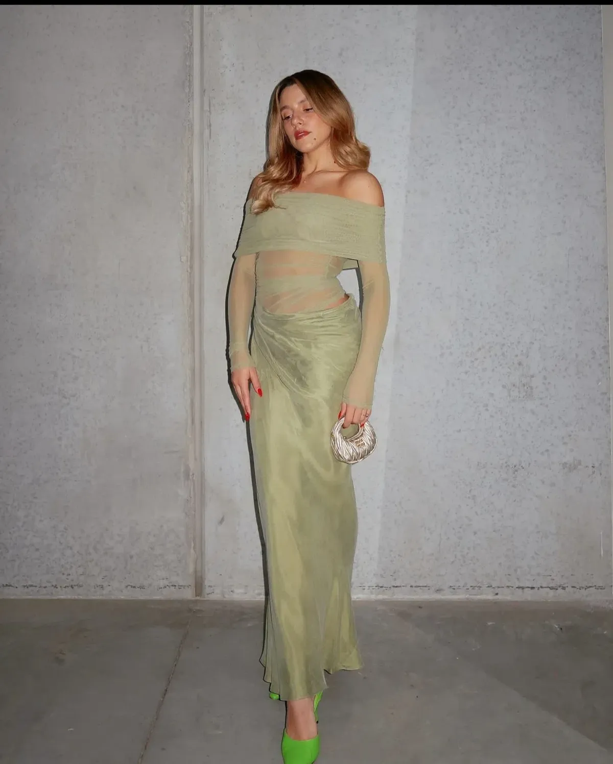 Benni Yasmin Off The Shoulder Maxi Dress in Pistachio Size AU 12 - Image 5