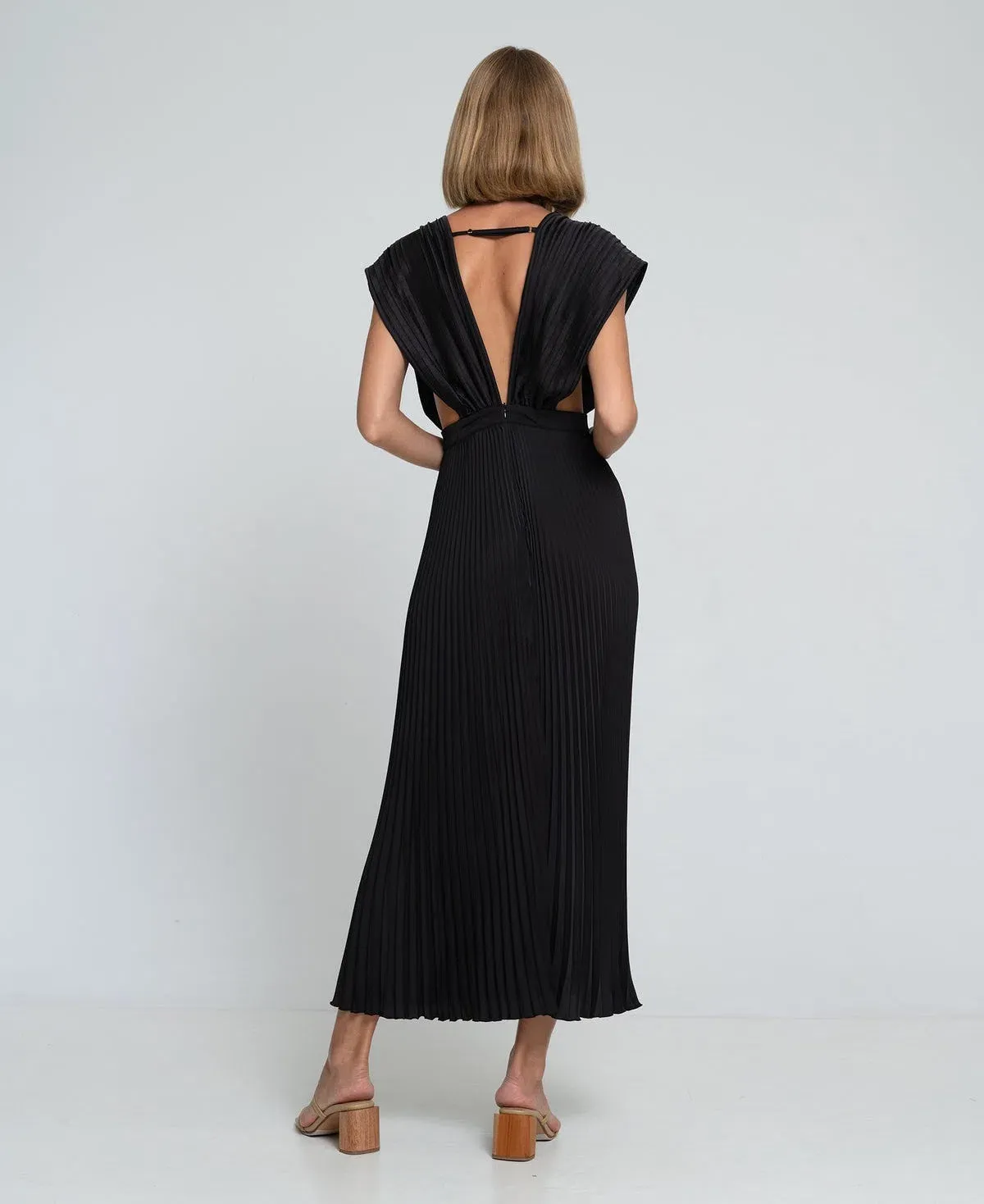 L'Idee Gala Gown in Noir Size 8  - Image 2