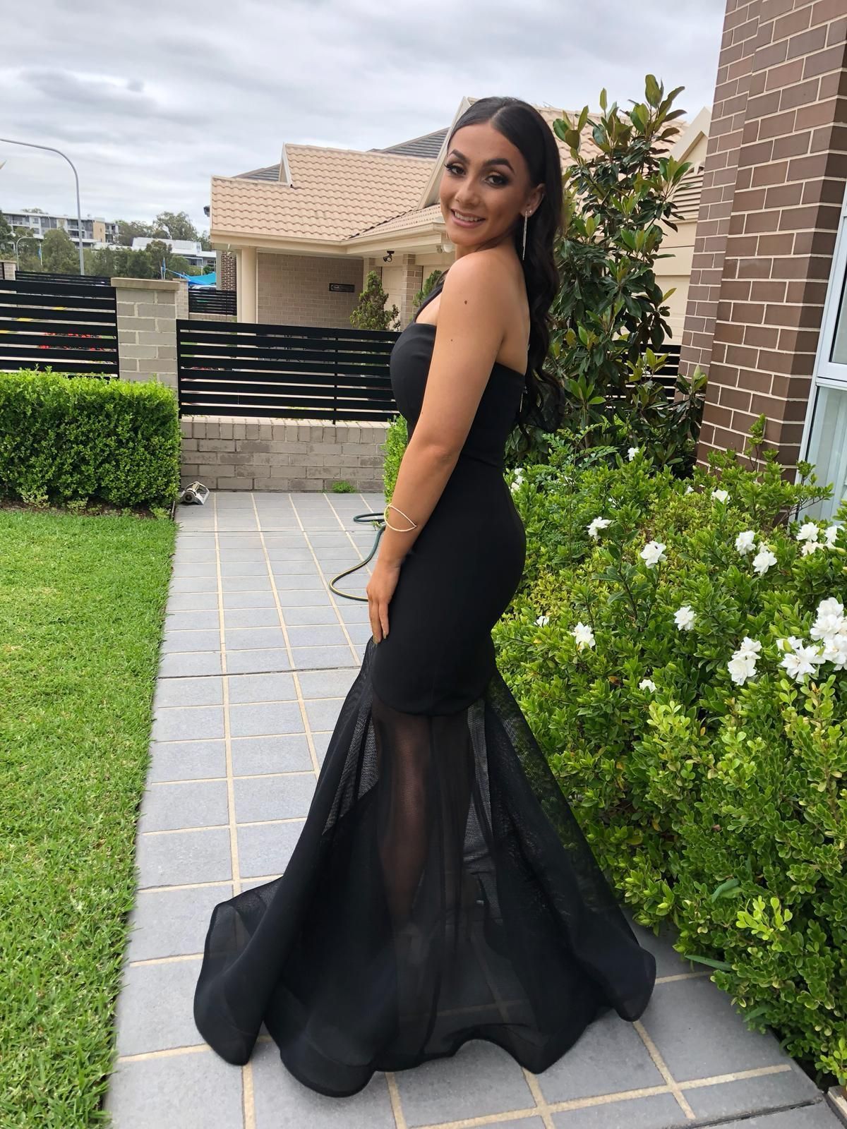 Bronx and Banco Black Gown Size 6 - Image 3