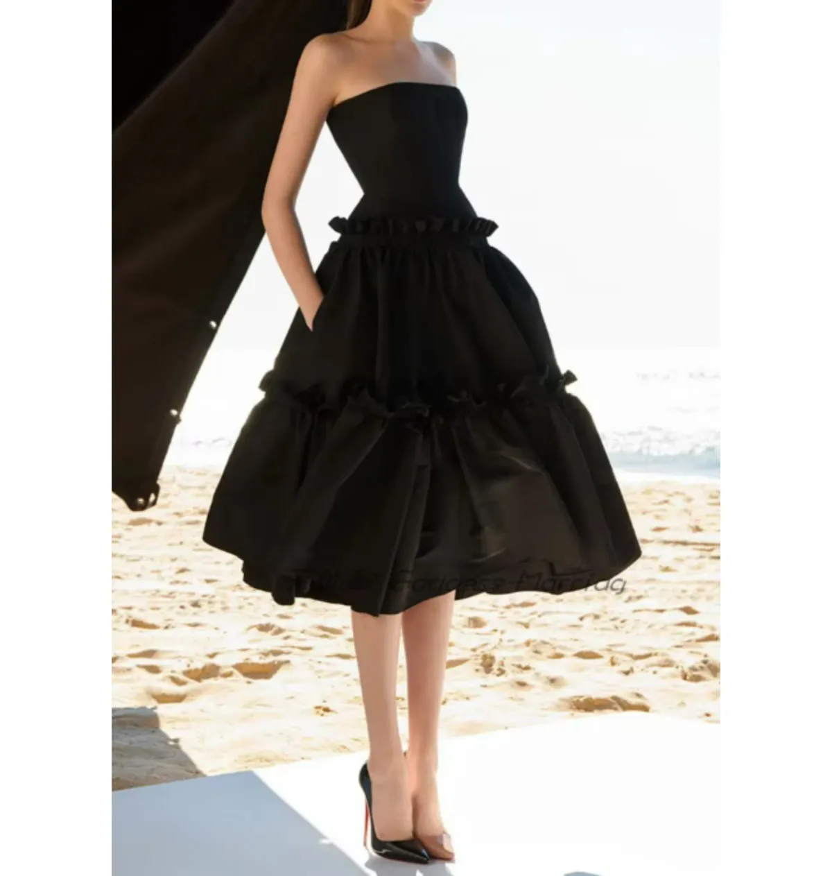 Alex Perry Strapless Ruffles Gown Black Size AU 4 - Image 1