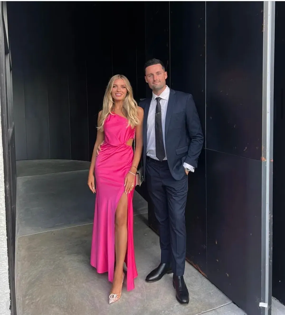 Misha Kristin Gown Hot Pink Size 8 - Image 4