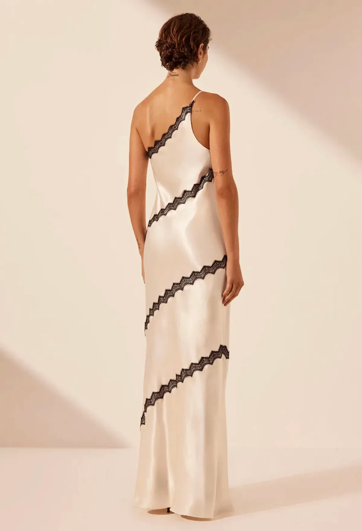 Shona Joy Camille Lace Asymmetrical Maxi Dress in Cream/Black Size 10 - Image 3
