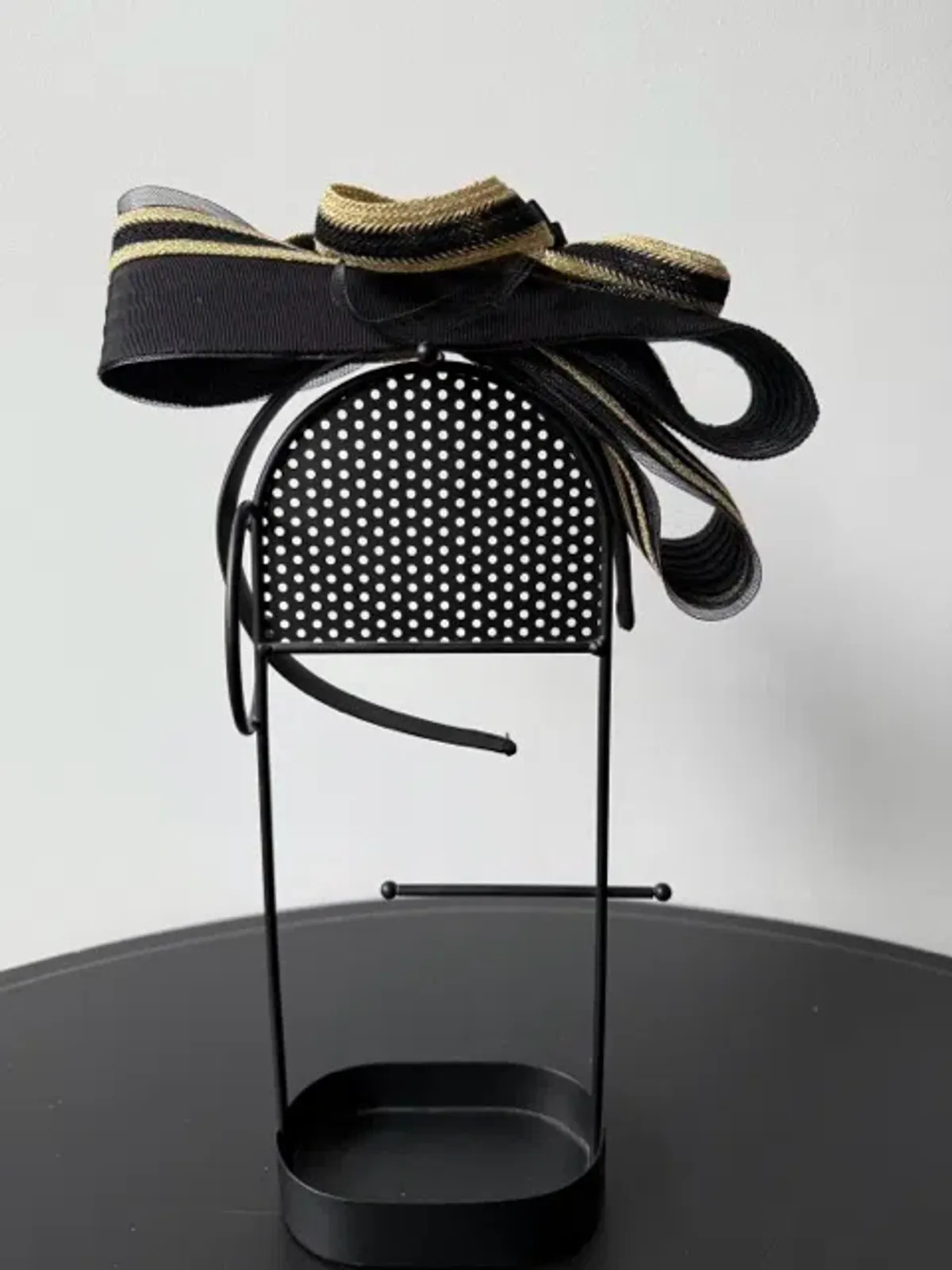 Mimco Headpiece Fascinator Black and Gold One Size - Image 3