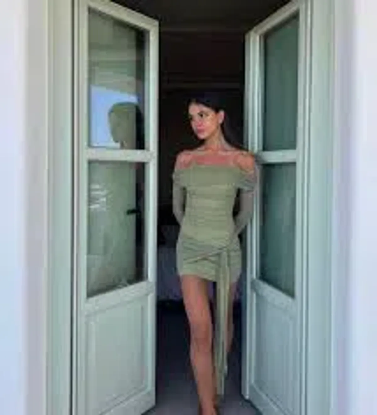Benni Yasmin Off Shoulder Mini Dress in Pistachio Size 8 - Image 3