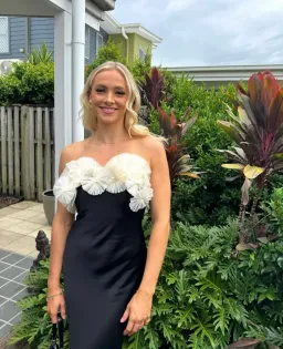 Rachel Gilbert Eyelar Gown Black Size AU 14 for rent on The Volte - image 3