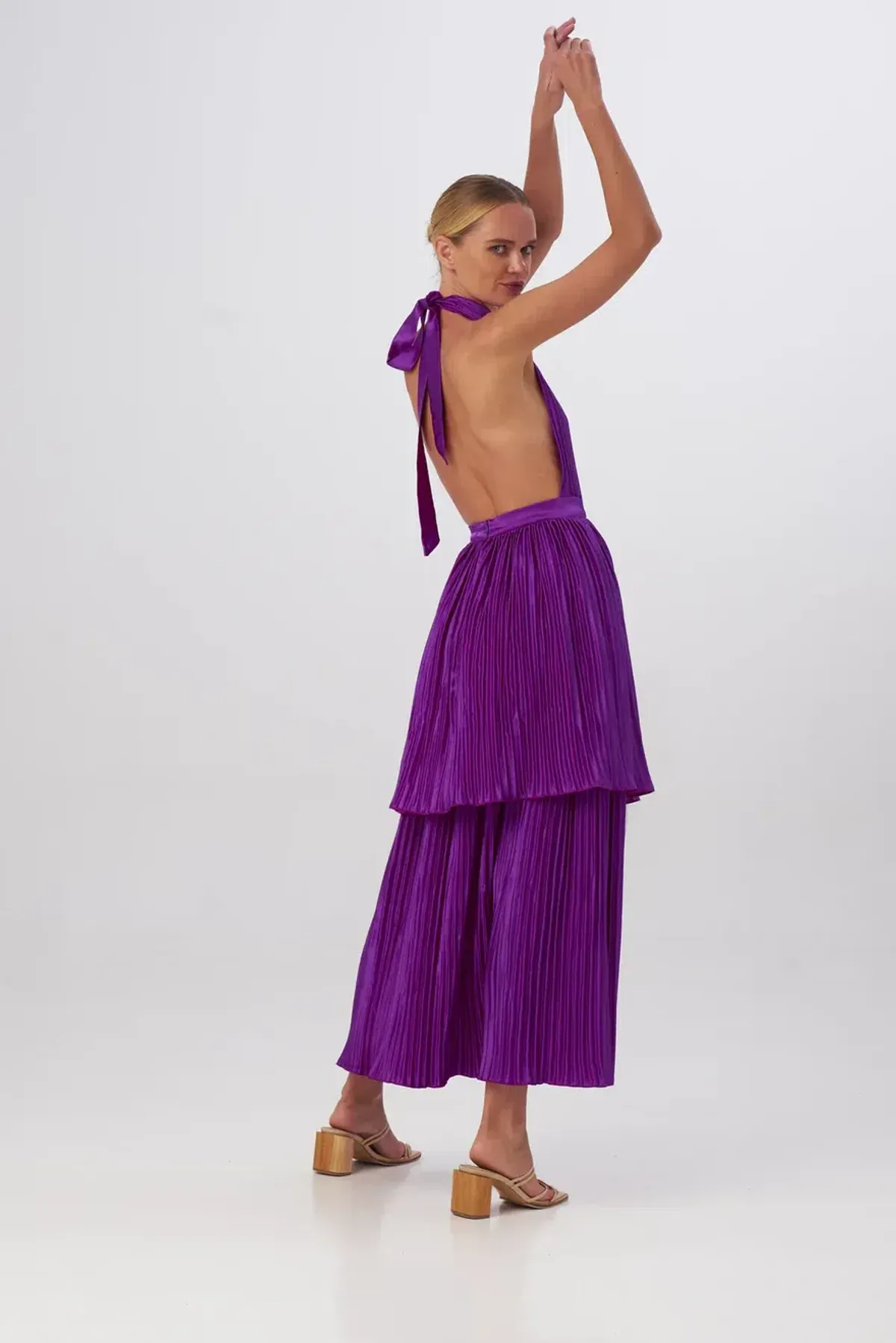 L'Idee Magnifique Gown Grape Size AU 6 - Image 2