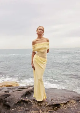 Benni Nico Off Shoulder Maxi Dress Yellow Size 8 / AU 8 for rent on The Volte - image 2