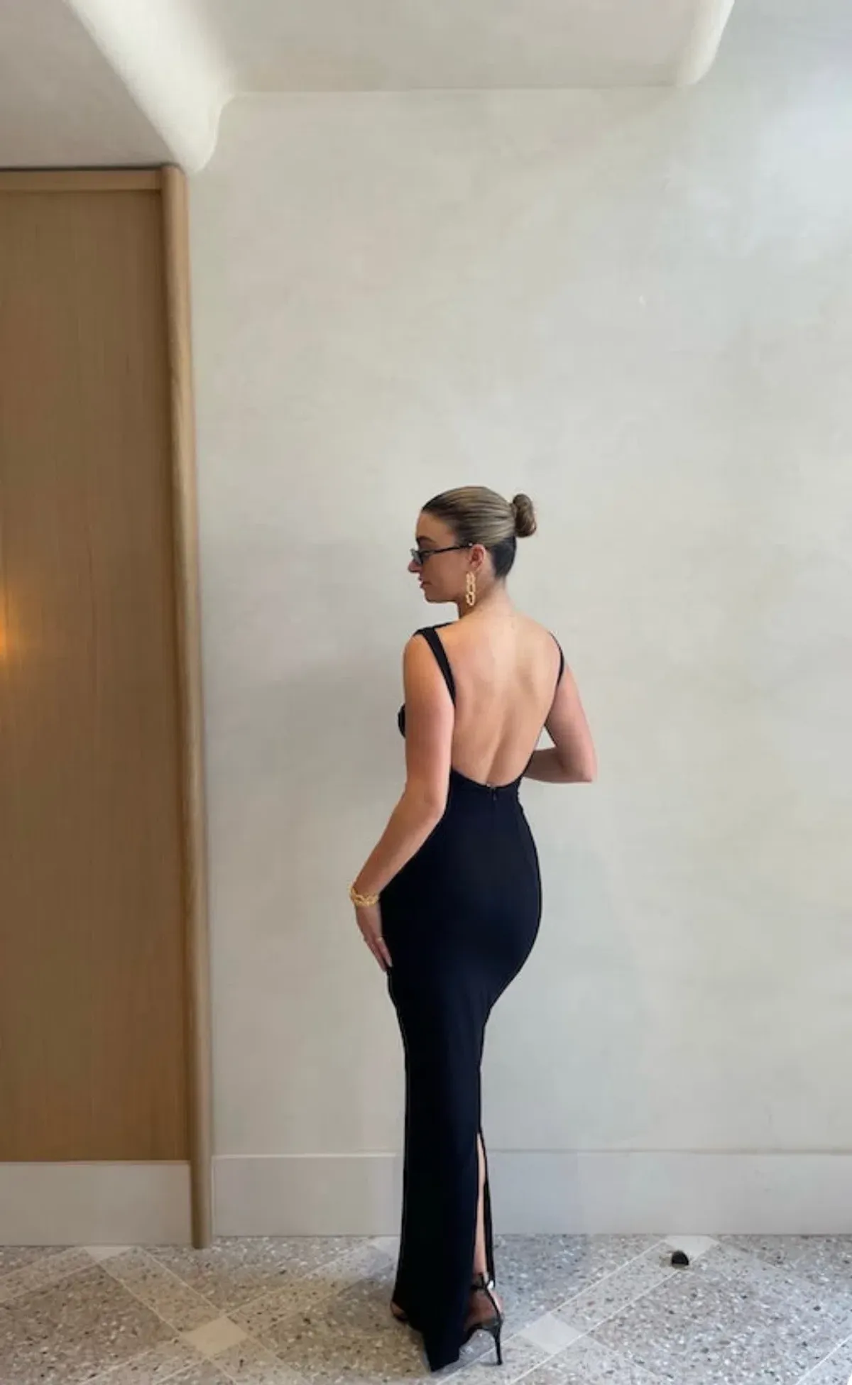 Effie Kats Verona Gown in Black Size 6 - Image 4