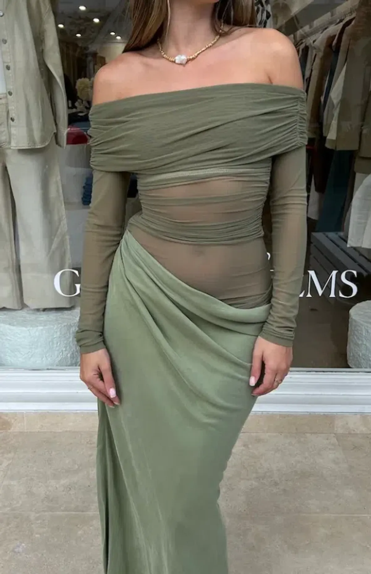 Benni Yasmin Off Shoulder Maxi Dress Pistachio Size 8 - Image 3