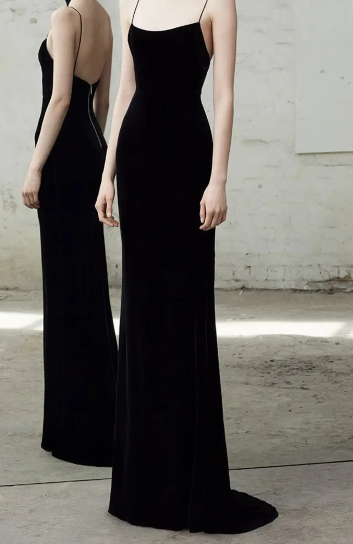 Alex Perry Kim Velvet Slip Dress Black Size AU 6  - Image 2