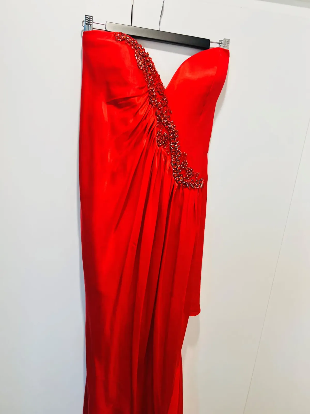 Tarvydas Platinum Jewel Encrusted Flowing Formal Dress Red Size 12 - Image 1