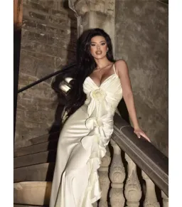 Maelle Paris Champagne Floral Twist Dress Cream Size Small / AU 8 for rent on The Volte - image 7