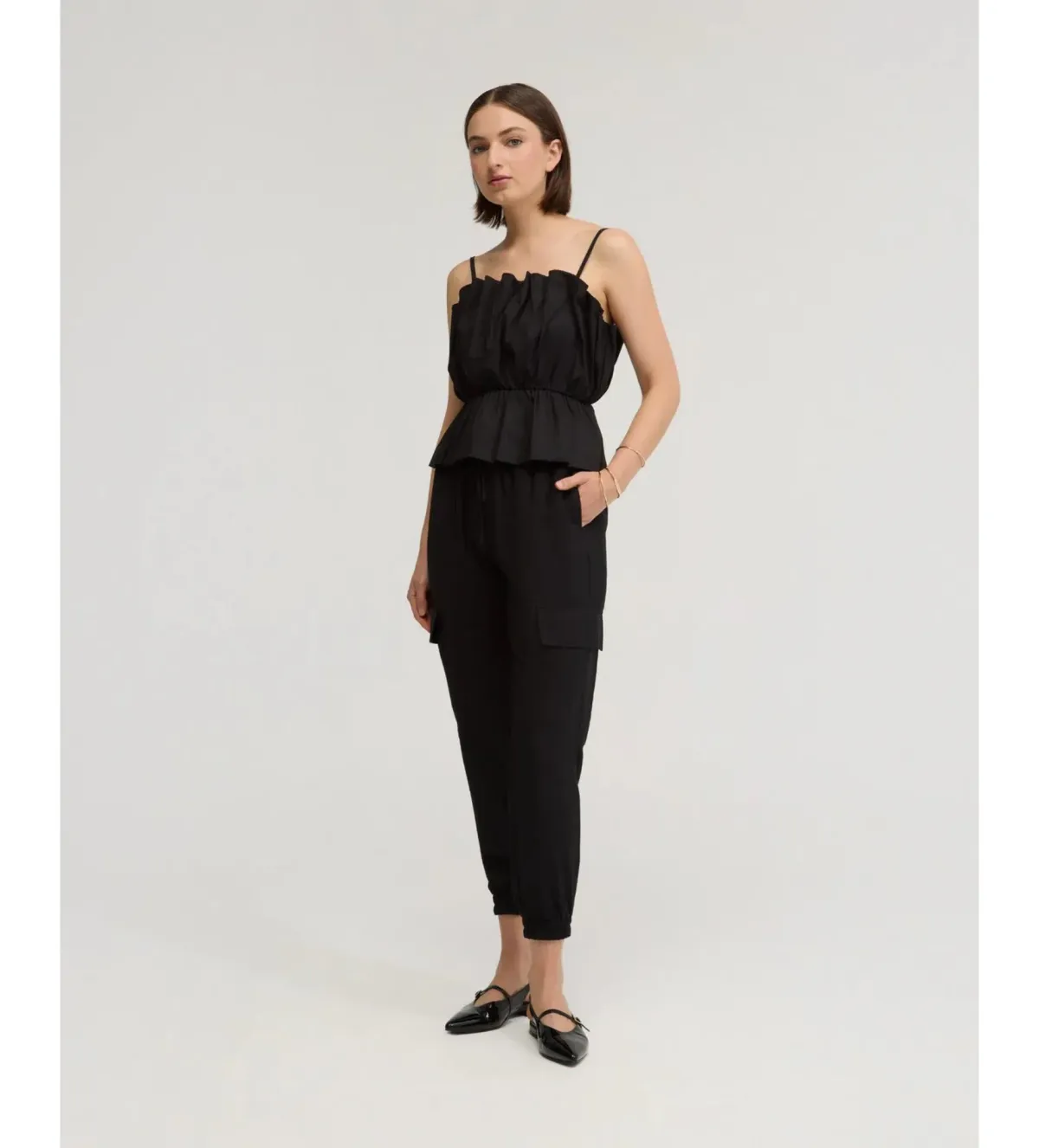 Oxford Minty Cargo Pants Black Size 8 - Image 1