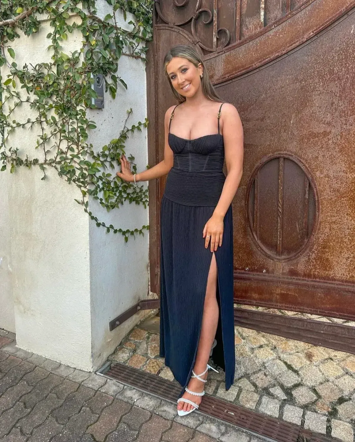 Manning Cartell Double Time Pleat Black Size S/AU 8 - Image 2