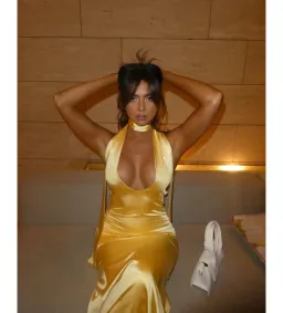 I am Delilah Daffodil Margot Size S/ AU 8 for rent on The Volte - image 2