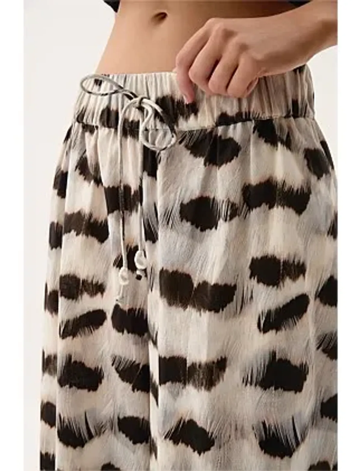 AJE Airlie Relaxed Pants Light Plume Size 10  - Image 5