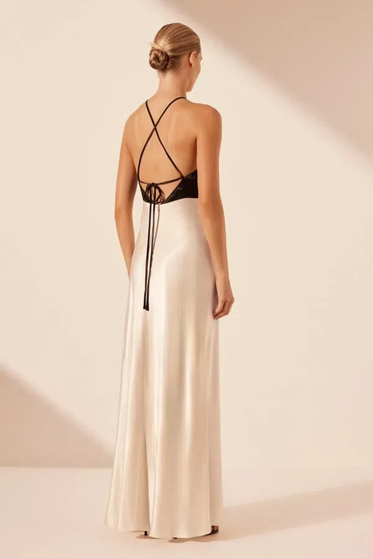 Shona Joy Lino Cross Back Halter Maxi Dress Cream Black Size 6 - Image 4