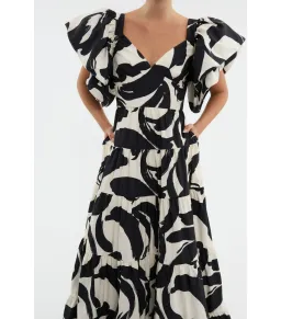 Rebecca Vallance Pompidou Maxi Dress Print Size 6 for rent on The Volte - image 2