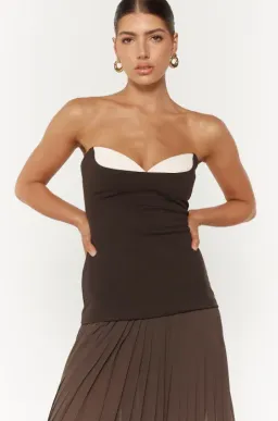 She is Olla Nicolette Maxi in Espresso Size 6  for rent on The Volte - image 4