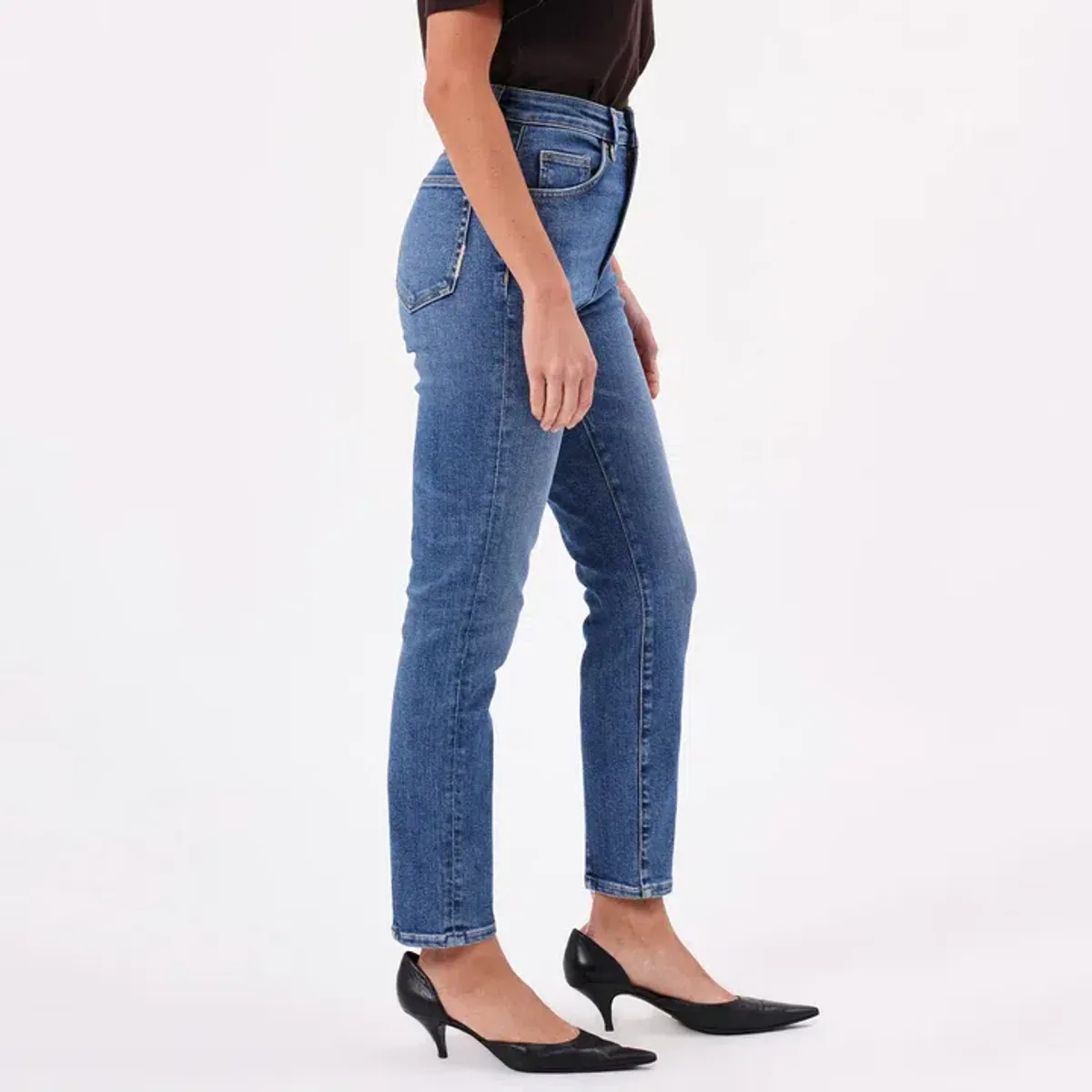 Neuw Denim Lola Mom Iris Jeans Indigo Size 8/S - Image 3