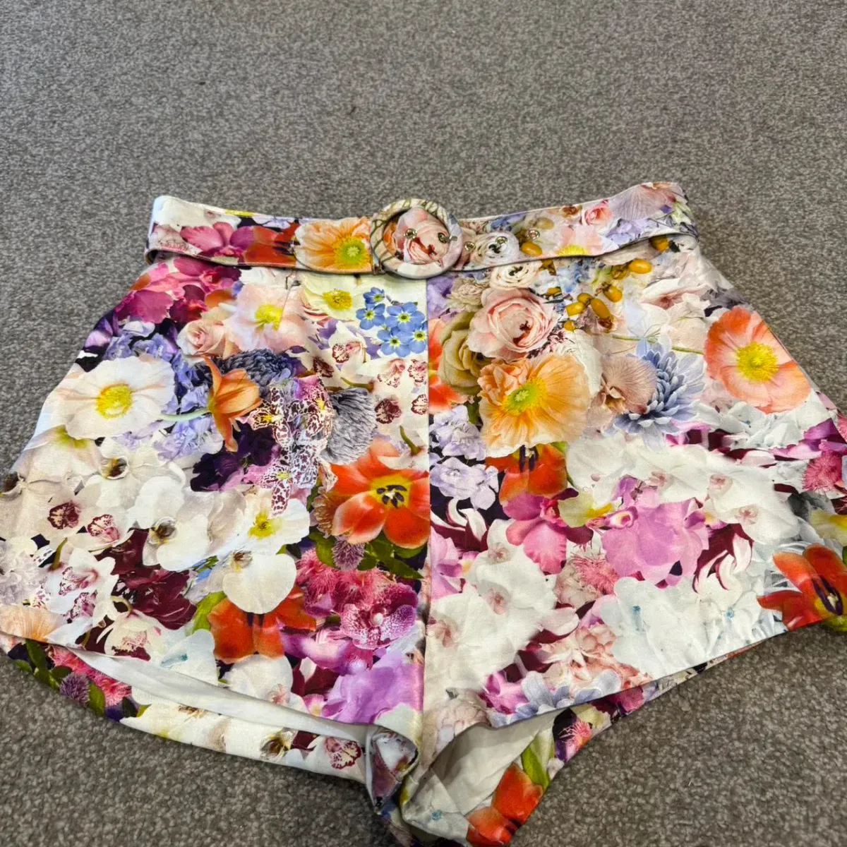 Zimmermann Prima Silk High Waisted Shorts with Belt in Multi Floral Size 3 / AU 14 - Image 3