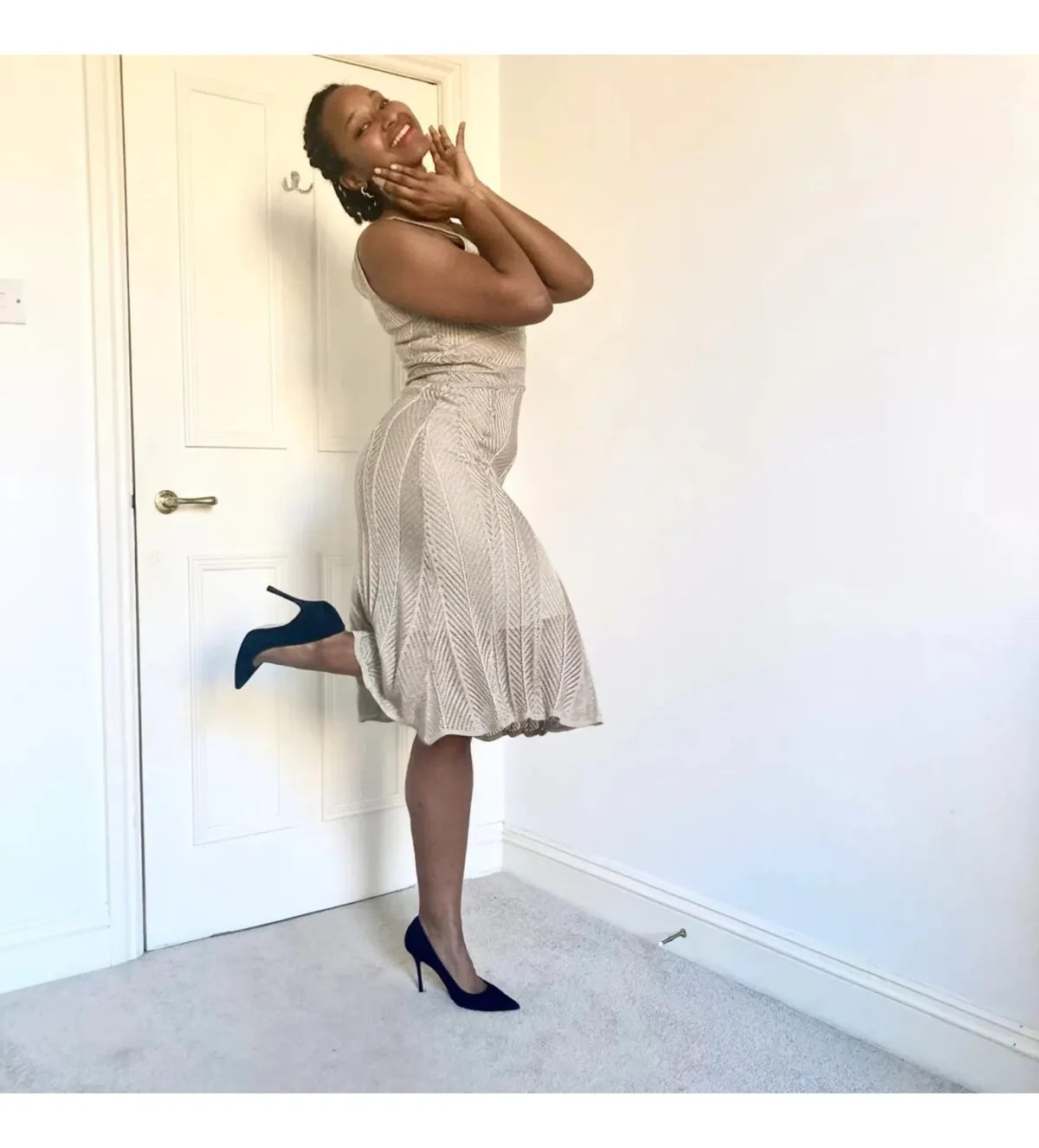 White by Sabatini Knit Knee-Length Dress Gold Size S AU 8 - Image 3