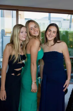 Hervé Léger One-Shoulder Asymmetric Emerald Dress Green Size Small / AU 8 for rent on The Volte - image 2