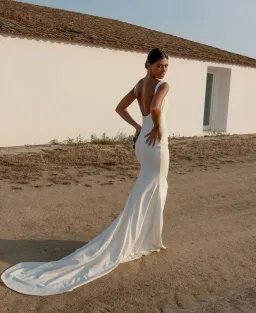 GRACE LOVES LACE Grace Crepe Fit Wedding Dress / Bridal Gown Size M for rent on The Volte - image 1