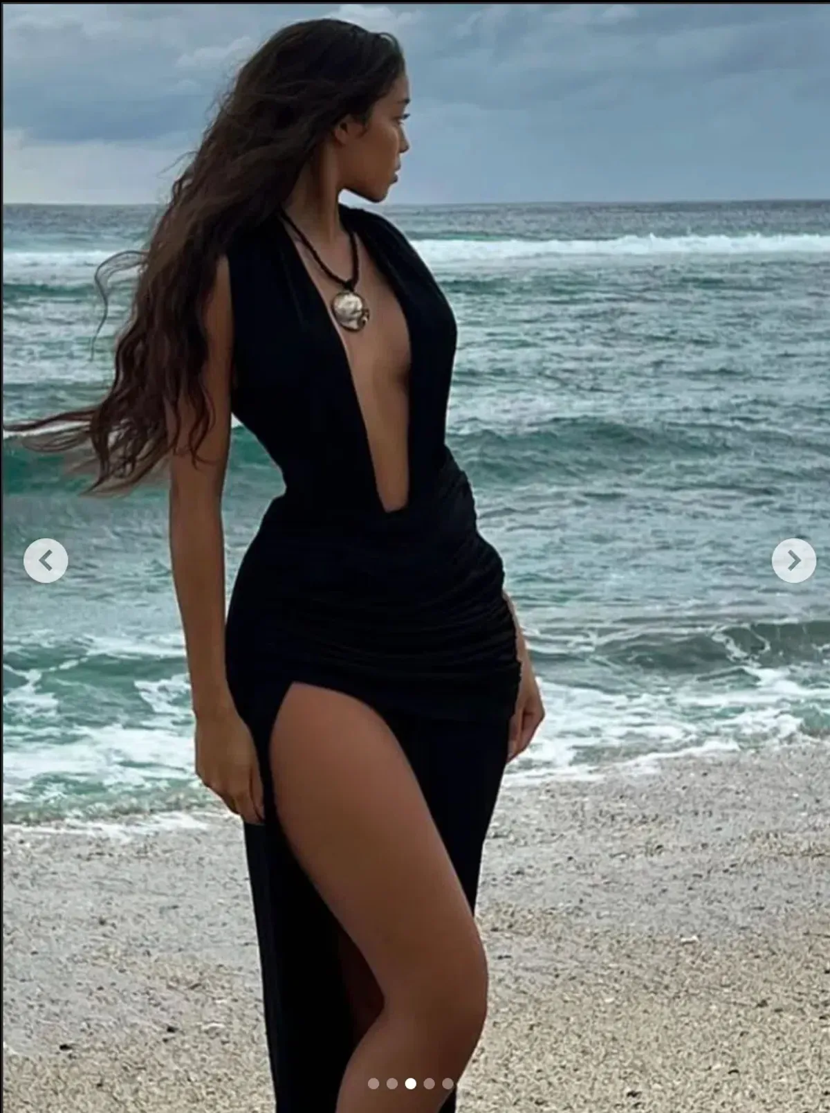 House of CB Larelle black plunge maxi dress Size 8 - Image 2