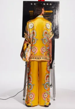 Pinball yellow silk set for rent on The Volte - image 4