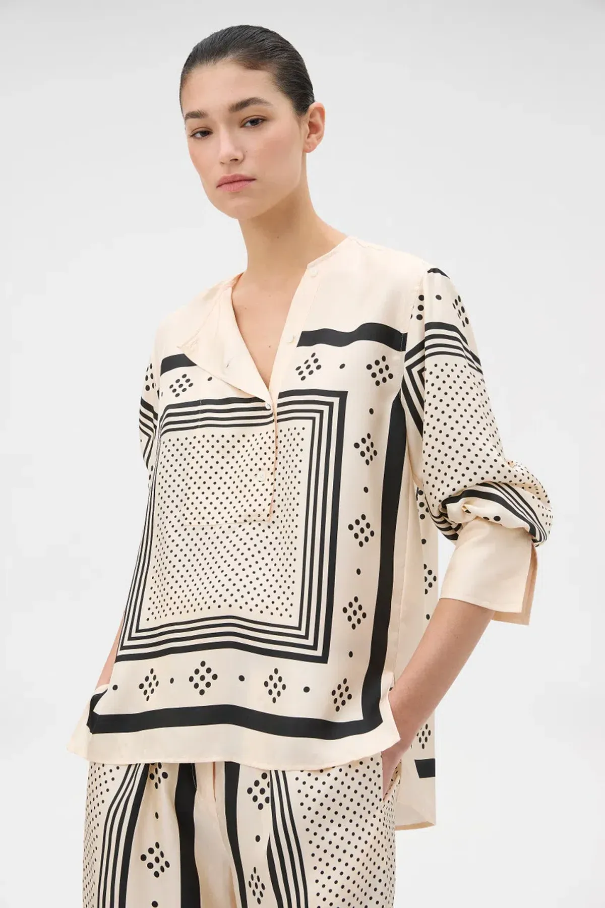 SPOT SCARF PRINT BLOUSE - Image 5