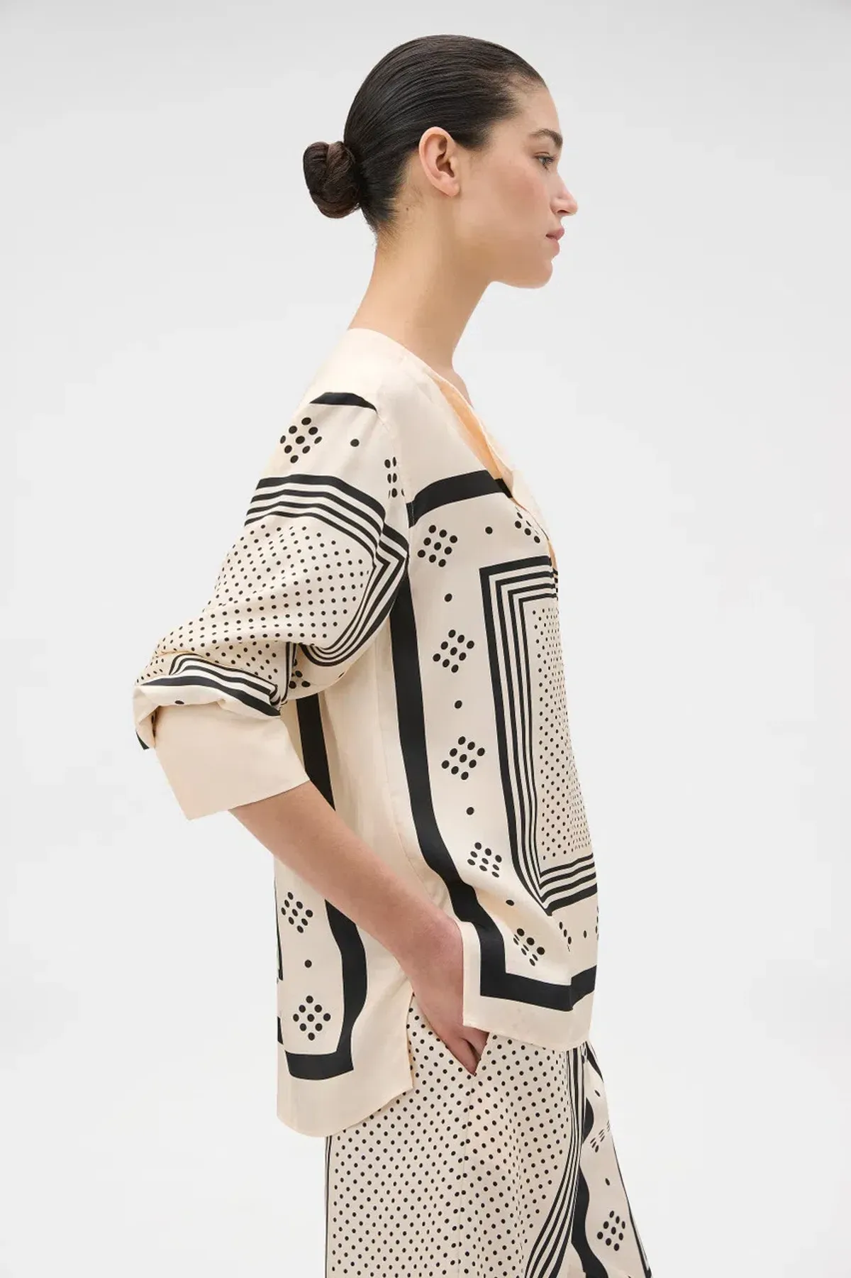 SPOT SCARF PRINT BLOUSE - Image 4