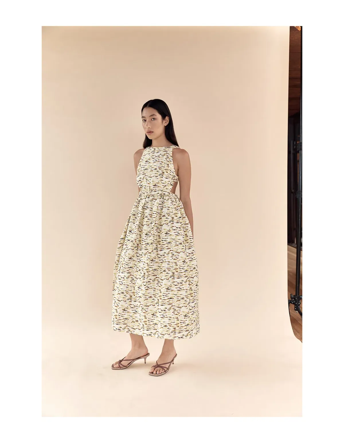 Elka Collective Mari Sleeveless Midi Dress in Citrus Print. Size 8 - Image 1