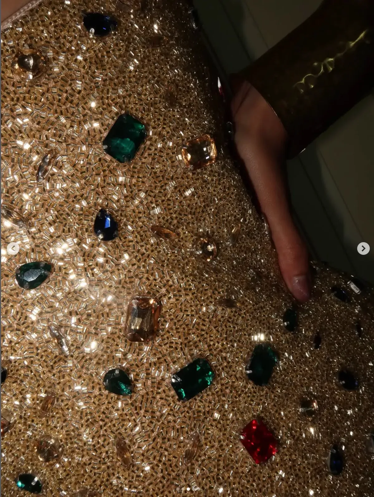 Hand-embroidered custom Sultana corset  - Image 6