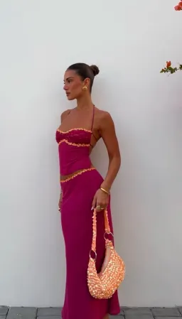 I am Delilah Jemima set in the colour wine for rent on The Volte - image 1