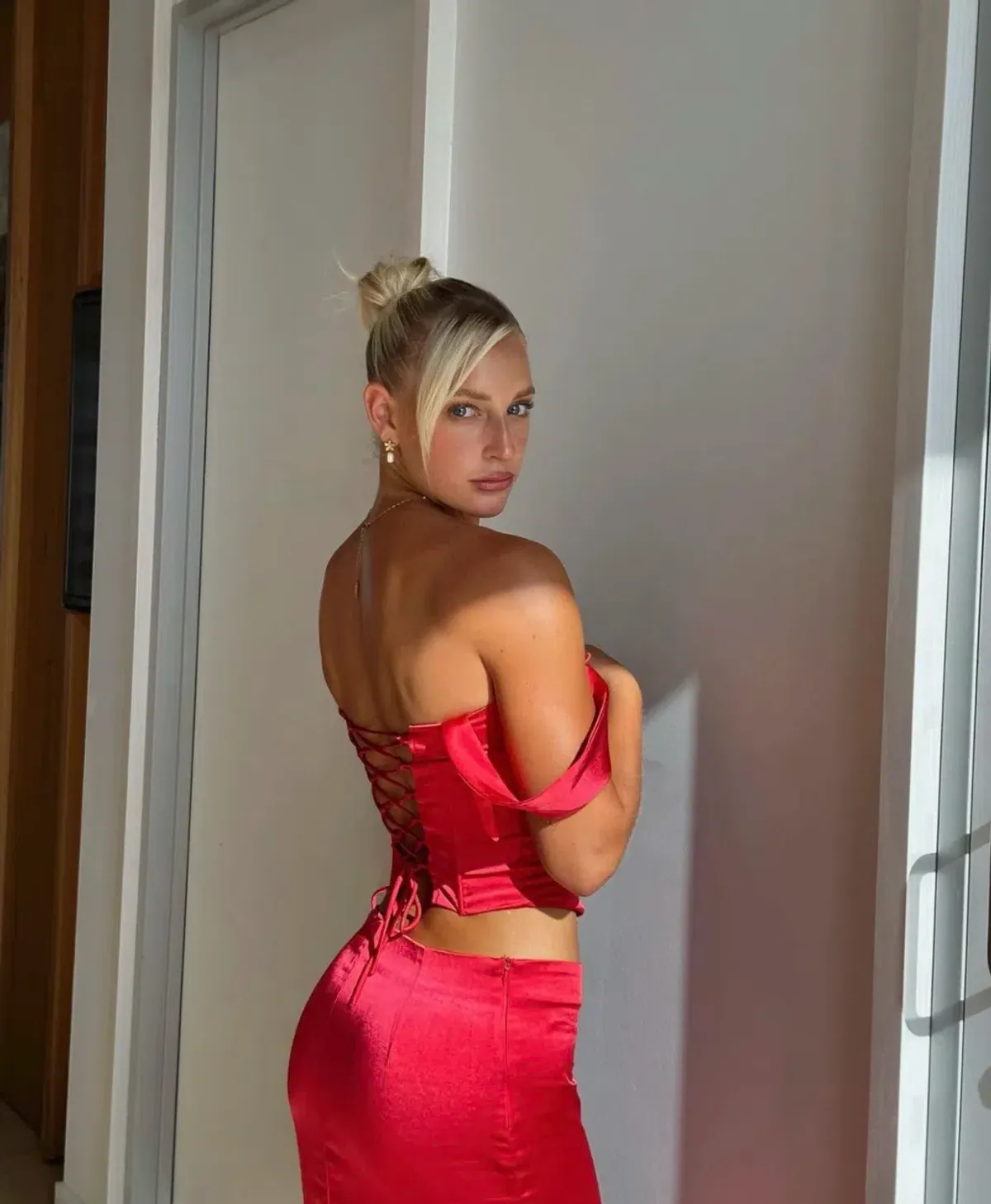 I am Delilah Valerie Set red size 6 - Image 3