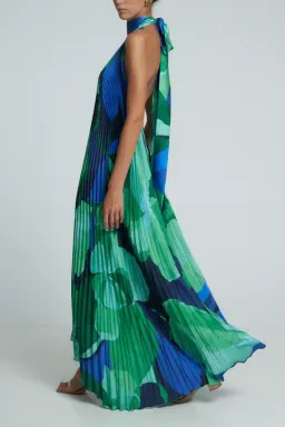 L'idee Opera Gown in Capri Green Size 14 for rent on The Volte - image 3