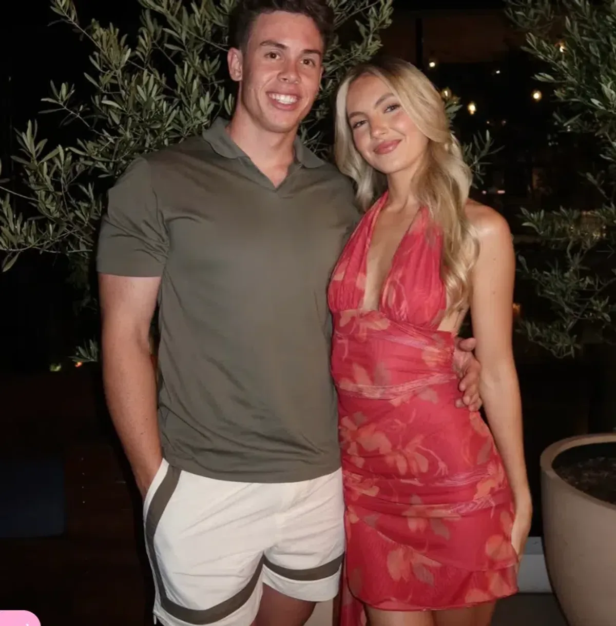 Benni Penelope Halter Mini Hibiscus Print Dress Size 8 - Image 1