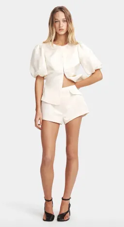 Hansen & Gretel Pearl Set for rent on The Volte - image 1